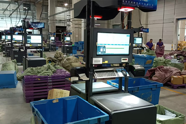 電商包裹自動稱重掃碼設備